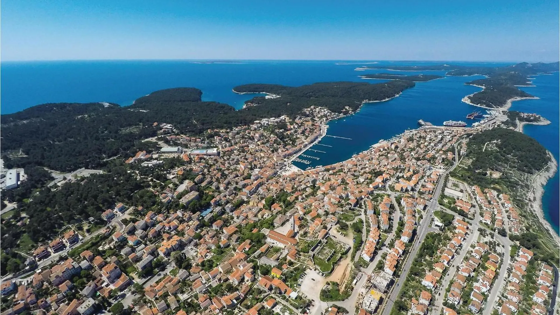 Beautiful Apartment In Mali Losinj With Kitchen