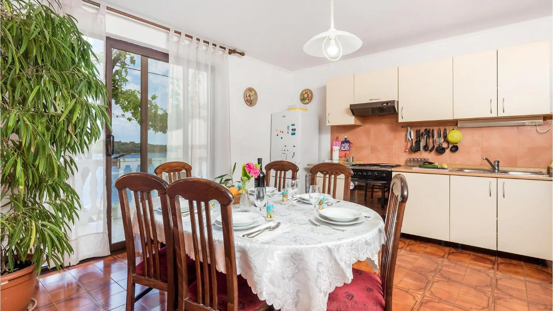 Beautiful Apartment In Mali Losinj With Kitchen