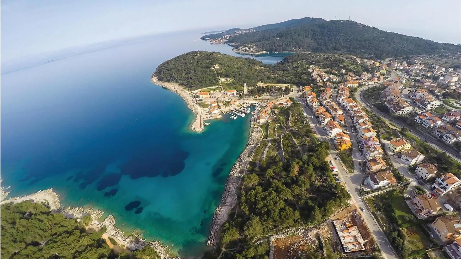 Beautiful Apartment In Mali Losinj With Kitchen